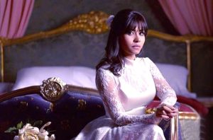 بعد 10 سنوات من تقديمها (خالد عز) يكشف المحذوف من (كده يا قلبي) لشيرين عبدالوهاب