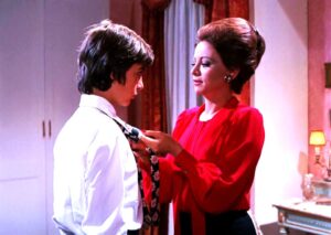 (فاتن حمامة).. نجحت في تقديم شرائح مختلفة للأم المثقفة، والبسيطة، والراقية (2 /2)