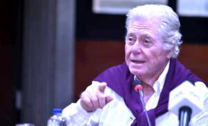 هنو يلتقي الفنان الكبير (حسين فهمي) لبحث الترتيبات النهائية لانطلاق مهرجان القاهرة السينمائي الدولي