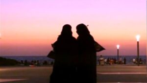 معاناة (عزة).. الفتاة التي تمردت علي عادات المجتمع السعودي بكل قوة!