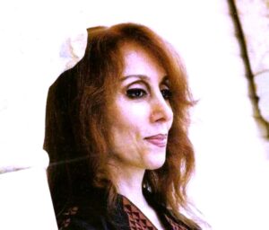 محمد الروبي يكتب: (فيروز) و(أم كلثوم): كيف يختارنا الغناء؟