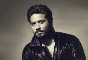 (مصطفى حجاج) يحضر حالياً لألبوم جديد وصفه بـ (المفاجأة) لجمهوره