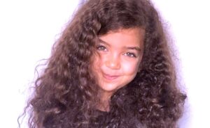 والدة الطفلة الراحلة (آيسل عمرو) تعتزم توجيه رسالة إلى رئيس الجمهورية