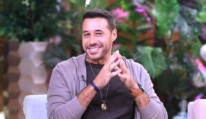 صناع فيلم (ولنا في الخيال.. حب) يحلون ضيوفا على (منى الشاذلي)