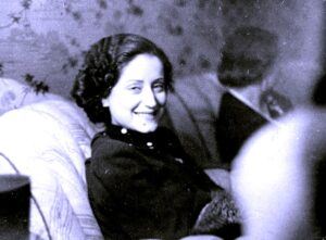 عامر فؤاد عامر يكتب: (أسمهان).. صوتٌ وُلد في البحر ليهزّ ضفاف العالم