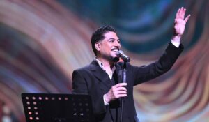 (وليد الشامي) يشعل مسرح محمد عبده أرينا في العاصمة الرياض