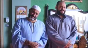 (كريم الشناوي): (السادة الأفاضل) لا يُعد فيلمًا كوميديًا بحتًا كما قد يظن البعض!