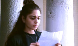 (مايان السيد): تكشف دون قصد عن انفصال والديها