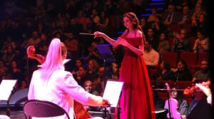 أوركسترا (مزيكا) تشارك للمرّة الأولى المسرح مع الفنان المتكامل (سليم عسّاف)