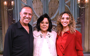 أبطال وصُنّاع مسلسل (ولد وبنت وشايب) في ضيافة إسعاد يونس