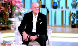 (محمد لطفي منصور) يكشف عن ذكرياته في مدرسة فيكتوريا كوليدج بالأسكندرية