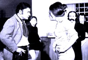 لماذا رمى المخرج (فطين عبد الوهاب) يمين الطلاق على أحمد رمزي بدلا من زوجته؟!