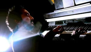 رضا العربي يكتب: (علي الحجار).. حين يتوضأ الصوت بالكلمة.. يولد الفن من رحم الروح