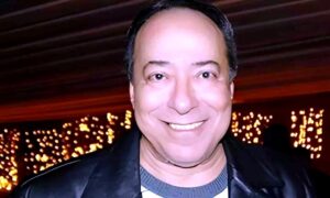 (صلاح السعدني).. العمدة الذي لم يغادرنا أبدًا