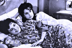 (سميرة أحمد).. كانت رمزاً للبنت الخجول المليئة بالحيوية وجسدت دور الأم وهى لديها 23 سنة!