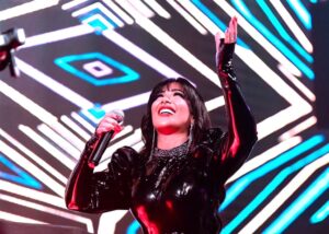 (علياء صبحي) تقدم باقة من أشهر أغانيها في احتفالات الكريسماس