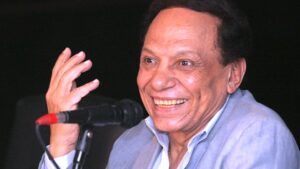 رضا العربي يكتب: (عادل إمام)… حين يتحوّل الضحك إلى طريقة لفهم الوجود