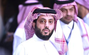 إلى المستشار (تركي آل شيخ): ياعم هذا الولد (عمرو أديب)!