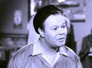 تعرف على سر ضرب (زينات صدقي) لـ (عبدالعزيز محمود) في فيلم (علشان عيونك)!