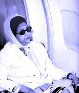 رضا العربي يكتب: (أم كلثوم).. حين تُبرِّئها النجوم ويخونها الاتهام