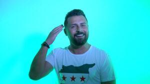 الفنان السوري (ريتشارد) يحتفل بعيد التحرير الأول بأغنيته الوطنية الجديدة (نيالا)