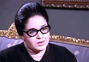 محمد شمروخ يكتب: (منى زكي).. ليه الناس كرهتها؟!