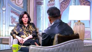 (أحمد العوضي): البيوت كالقبور لا يعرف بداخلها سوى قاطنيها!