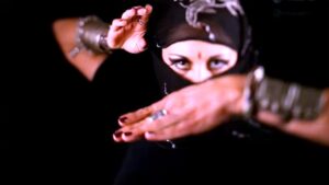 الجمهور يتفاعل مع أغنية (صوفيا) الجديدة (زي الجبل)