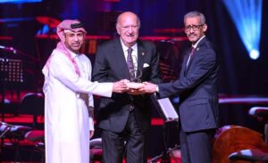 قصيدة عشق مصرية في (أوبرا قطر).. عزفت أشهر المؤلفات الموسيقية، وكرمت (عمر خيرت)