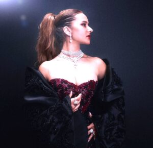 (نيللي كريم) تروج لـ (جوازة ولا جنازة)، ومشغولة بـ (على قد الحب)