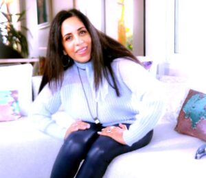 (عايشة الوعد) الأديبة التى أكتشفها بليغ حمدي، ولحن لها الموجي (مابنسكتش أبدا)