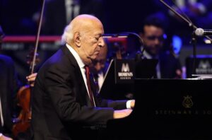 تكريم (عمر خيرت) فى مهرجان الأوبرا العربية بالدوحة