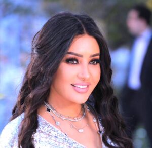 (لطيفة) بعد رائعتها التونسية (نتفكر) تطرح اليوم كليب أغنيتها (تسلملي)