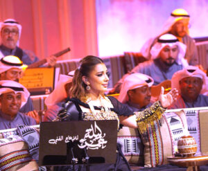 (أصالة) تخطف الأنظار بإطلالاتها المتميزة في الجلسة الأولى لها بالكويت