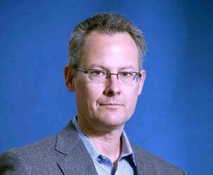 عصام السيد يكتب: هل تحولنا إلى (قطيع إلكتروني)؟