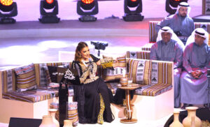 (أصالة) تخطف الأنظار بإطلالاتها المتميزة في الجلسة الأولى لها بالكويت