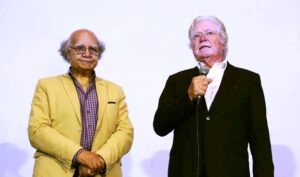 اليوم  جمعية الفيلم تقيم احتفالية خاصة لـ (محمود عبد السميع) في الأوبرا