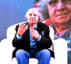 اليوم  جمعية الفيلم تقيم احتفالية خاصة لـ (محمود عبد السميع) في الأوبرا