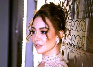 (منة شلبي) مشغولة هذه الأيام بين (عنبر الموت) و(تحت الحصار)