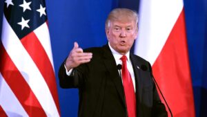 بسبب (جورج كلوني).. ترامب ينتقد فرنسا، ويفتح النار على نفسه!