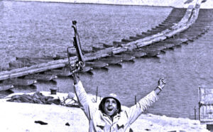 محمود عطية يكتب: (خط بارليف) والمفكر الجاهل الرخيص