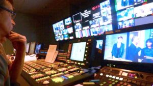  حكايتي مع الإعلام وصناع الاعلام  (34).. (الصناعة) الحائرة.. بين الثقافة والإعلام!