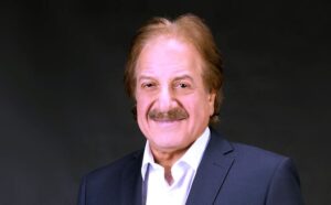 (محمد المنصور).. حضور هادئ يبني أثره بصمت