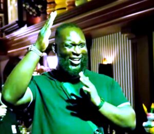 رقصة على أنغام مكسرات (أحمد سعد) بمشاركة نجوم المصارعة العالمية