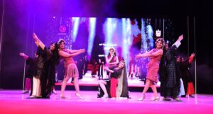 في حفل الختام: (مهرجان المسرح العربي) يكرم العرض التونسي (الهاربات) الفائز بجائزة الشيخ القاسمي