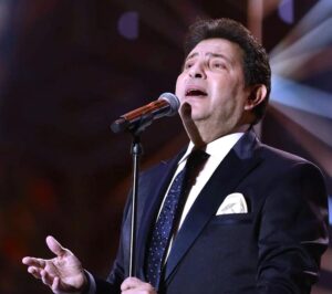 (هاني شاكر) بخير.. فليطمئن الجميع من الفنانين والجمهور