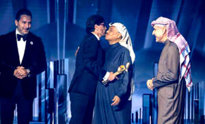 (أحمد الدوغجي) يحصد جائزة (صنّاع الترفيه) الفخرية السادسة في (JOY AWARDS 2026)