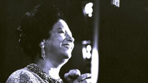 1948.. حين غنّت (أم كلثوم) الانكسار بلا أن تخسر هيبتها