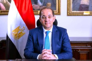 أحمد أبو زهرة: وزير المالية اتصل بيا ورفع الحجز عن معاش والدي (عبد الرحمن أبو زهرة)