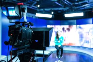  حكايتي مع الإعلام وصناع الاعلام  (34).. (الصناعة) الحائرة.. بين الثقافة والإعلام!